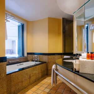 The-Magellan-Sutera-Executive-Suite—Toilet-copy