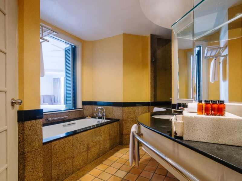 The-Magellan-Sutera-Executive-Suite—Toilet-copy