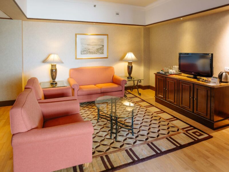 Junior-Suite-Golf-View-03