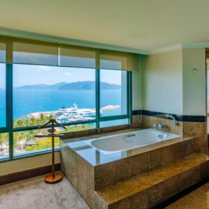 The-Pacific-Sutera-Exec-Suite—Bathroom-copy
