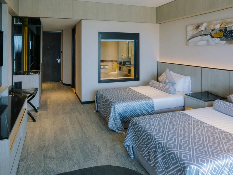 The-Pacific-Sutera-Hotel-Deluxe-Room-Twin-2200×1200-(1)