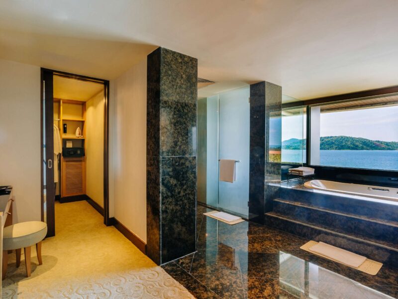 The-Pacific-Sutera-Presidential-Suite-Bathroom-copy